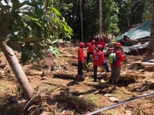 The PRC Emergency Response Unit (ERU) continued to work alongside the city’s own emergency response unit in retrieval operations in landslide-affected Barangay Kantagnos.