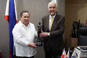 Philippine Red Cross (PRC) Chairman and CEO Richard J. Gordon welcomed His Excellency Hisham Sultan Abdullah Alqahtani, Ambassador of the Kingdom of Saudi Arabia to the Philippines, last Thursday, August 18, 2022.