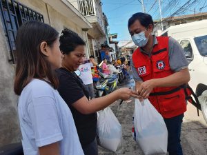 PRC Laguna Chapter sends food relief to victims of Biñan fire